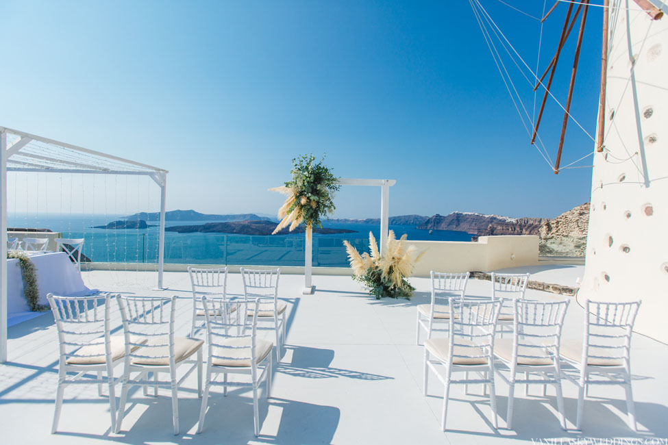 pampas-el-viento-santorini-elopement-wedding-intimate-ceremony-reception